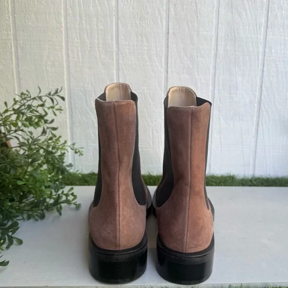Stuart Weitzman
Women's Brown Cline Sleek Chelsea
Boot Brown size 8 fits 7.5 New - Picture 4 of 15